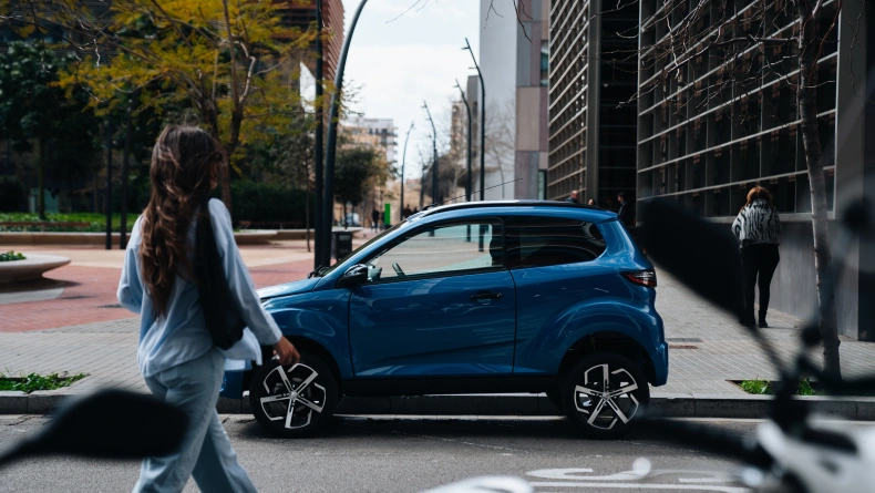 Leichtkraftfahrzeuge AIXAM Crossover SITU_CROOVR_BLS_PNG (1).jpg