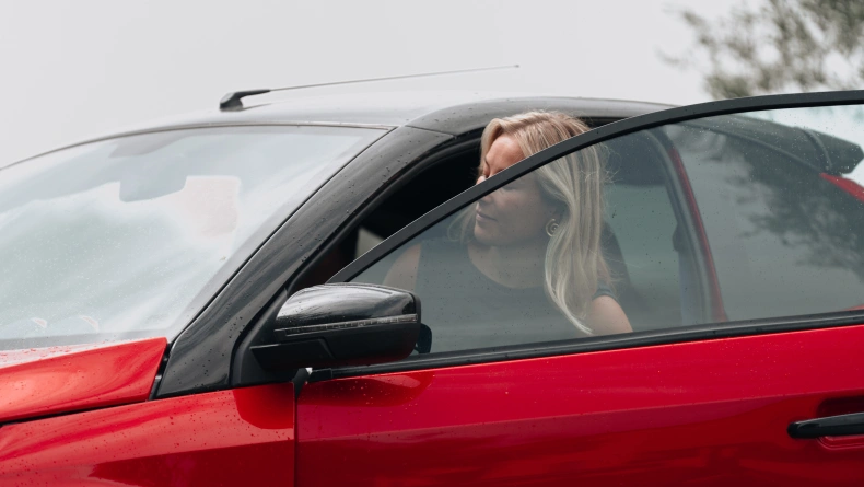 Leichtkraftfahrzeuge AIXAM e Coup&eacute; SITU_ECOUPG_RED_PNG (12).jpg