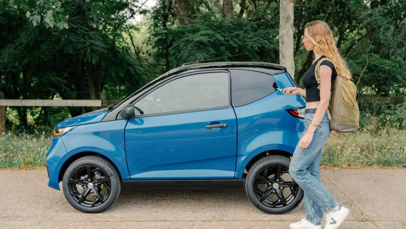 Leichtkraftfahrzeuge AIXAM e City 1.jpg