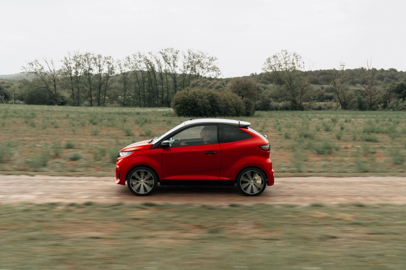 Leichtkraftfahrzeuge AIXAM e Coup&eacute; SITU_ECOUPG_RED_PNG (20).jpg