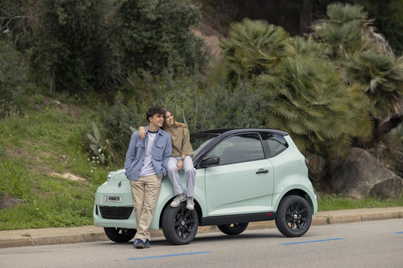 Leichtkraftfahrzeuge AIXAM e Minauto EBS06264 - Vert.jpg