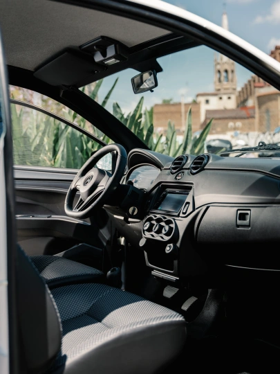 Leichtkraftfahrzeuge AIXAM e Minauto SITU_EMULTIM_BLA_PNG (9).jpg